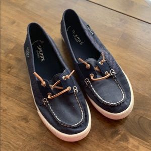 9.5 women’s slip on navy boat shoe sperrys